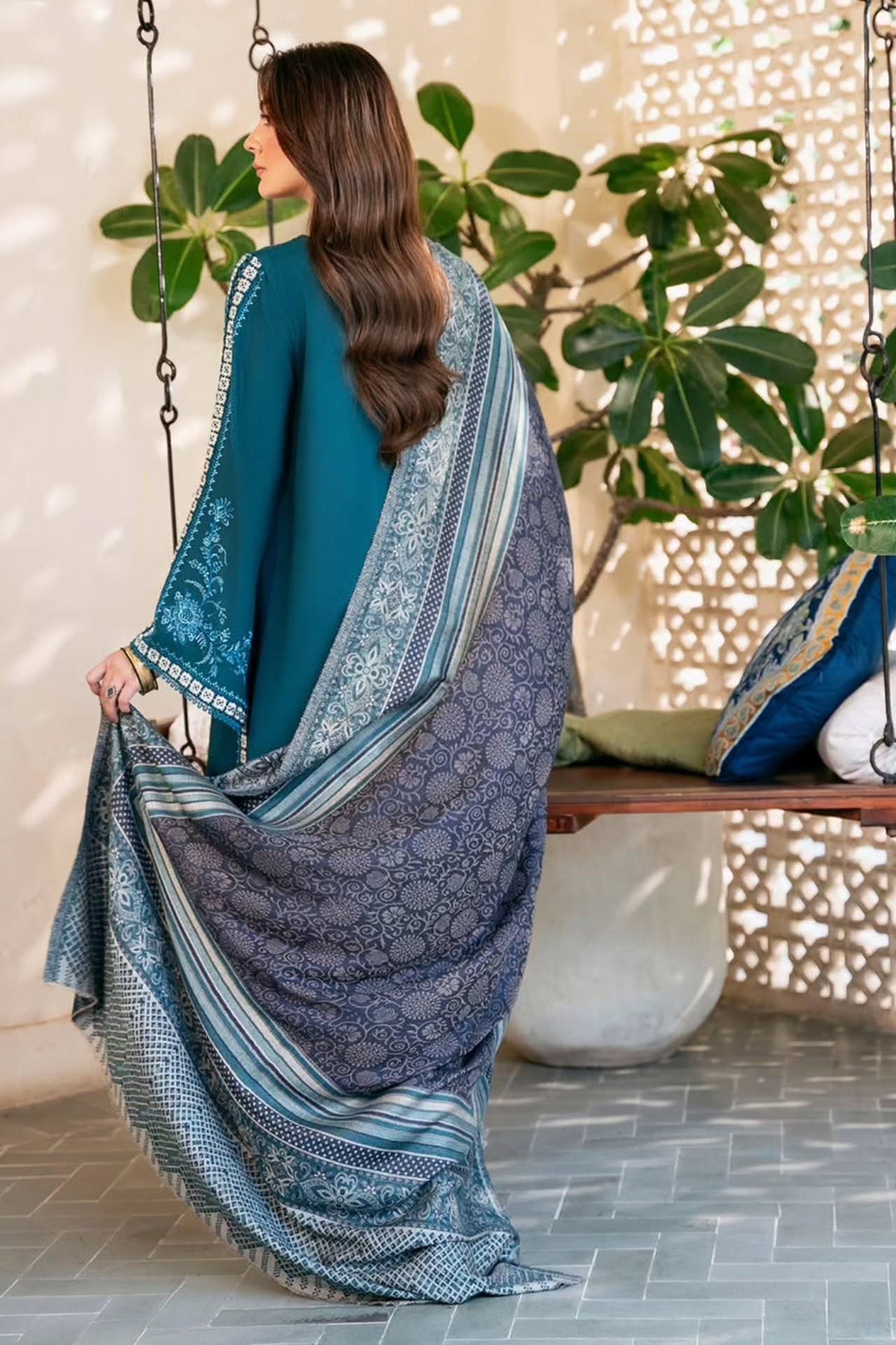 Izel - Winter 3PC Dhanak Embroidered Suit - kp33104