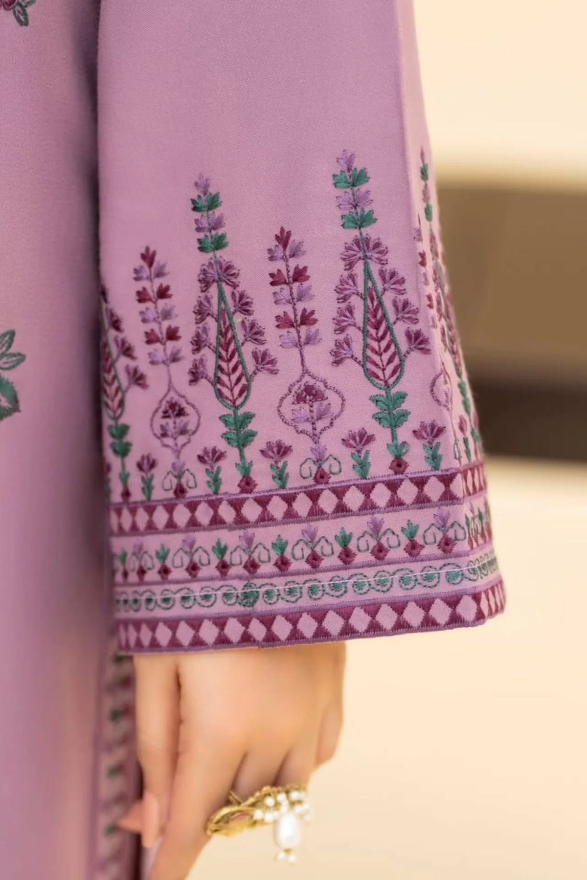 Lazuli - Winter 3PC Dhanak Embroidered Suit - KP33132